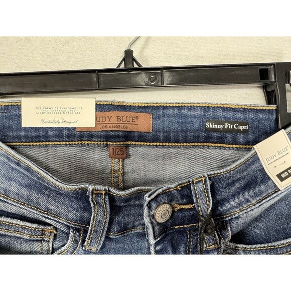 Judy Blue Skinny Fit Capri Women’s 1/25 Blue Denim Jeans Mid Rise Side Slit NEW - Picture 7 of 12